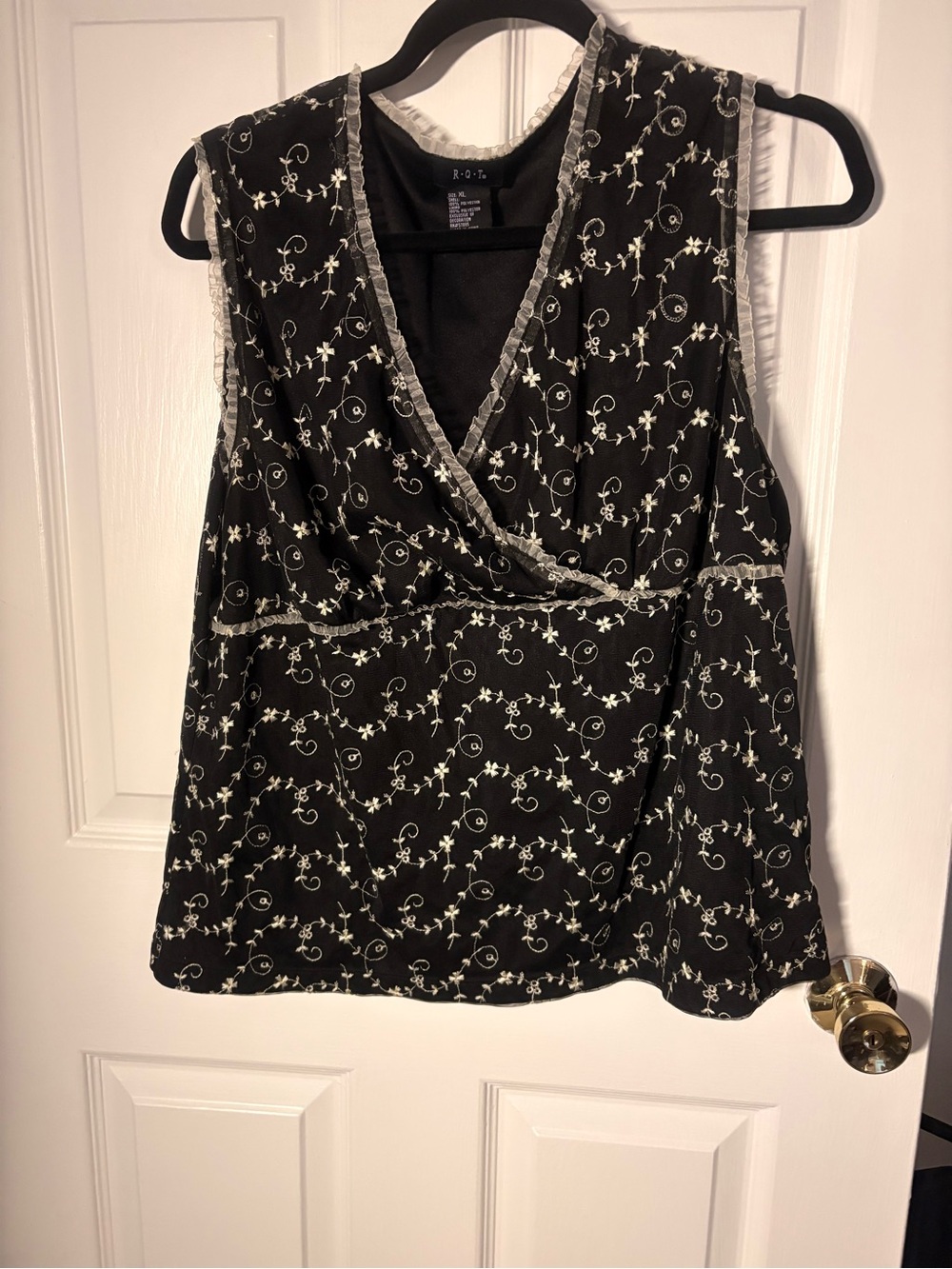 RQT Black Sleeveless Embroidered V-Neck Top